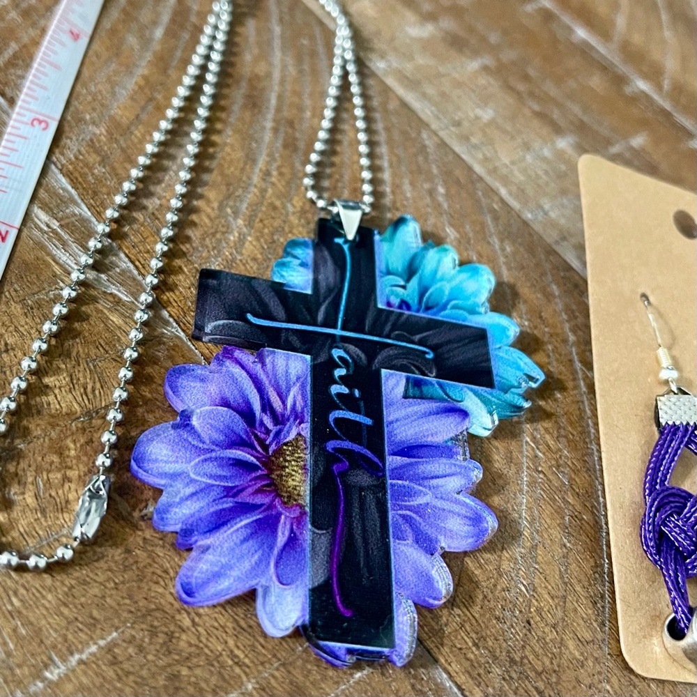 🎉3 / $9 DEAL
Faith earrings and necklace - Picture 2 of 3